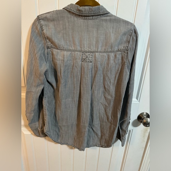 Cloth & Stone Anthropologie Chambray Button Down Shirt - Picture 7 of 7